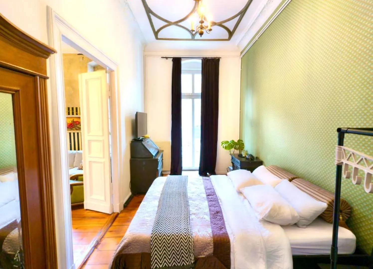 -Neu- Vintage-Flair In Kreuzberg Apartment Berlin